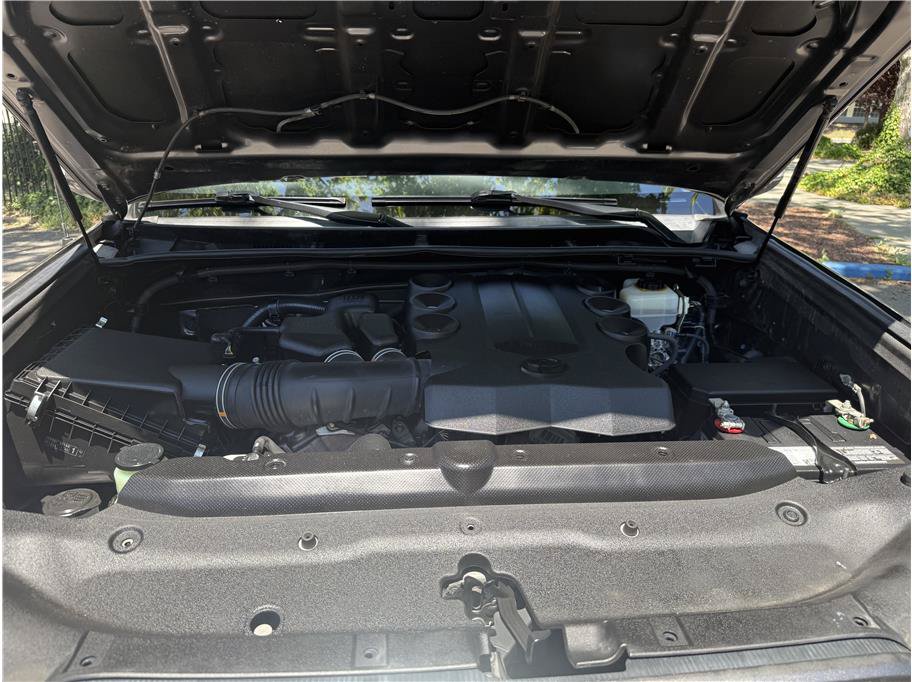 Used 2012 Toyota 4Runner SR5 AWD/4WD image 13