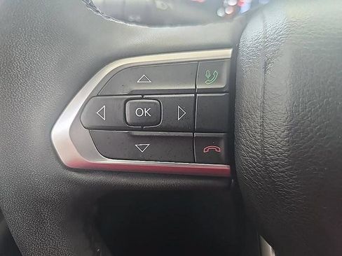 Used 2023 Jeep Compass Latitude w/ Convenience Group AWD/4WD image 17