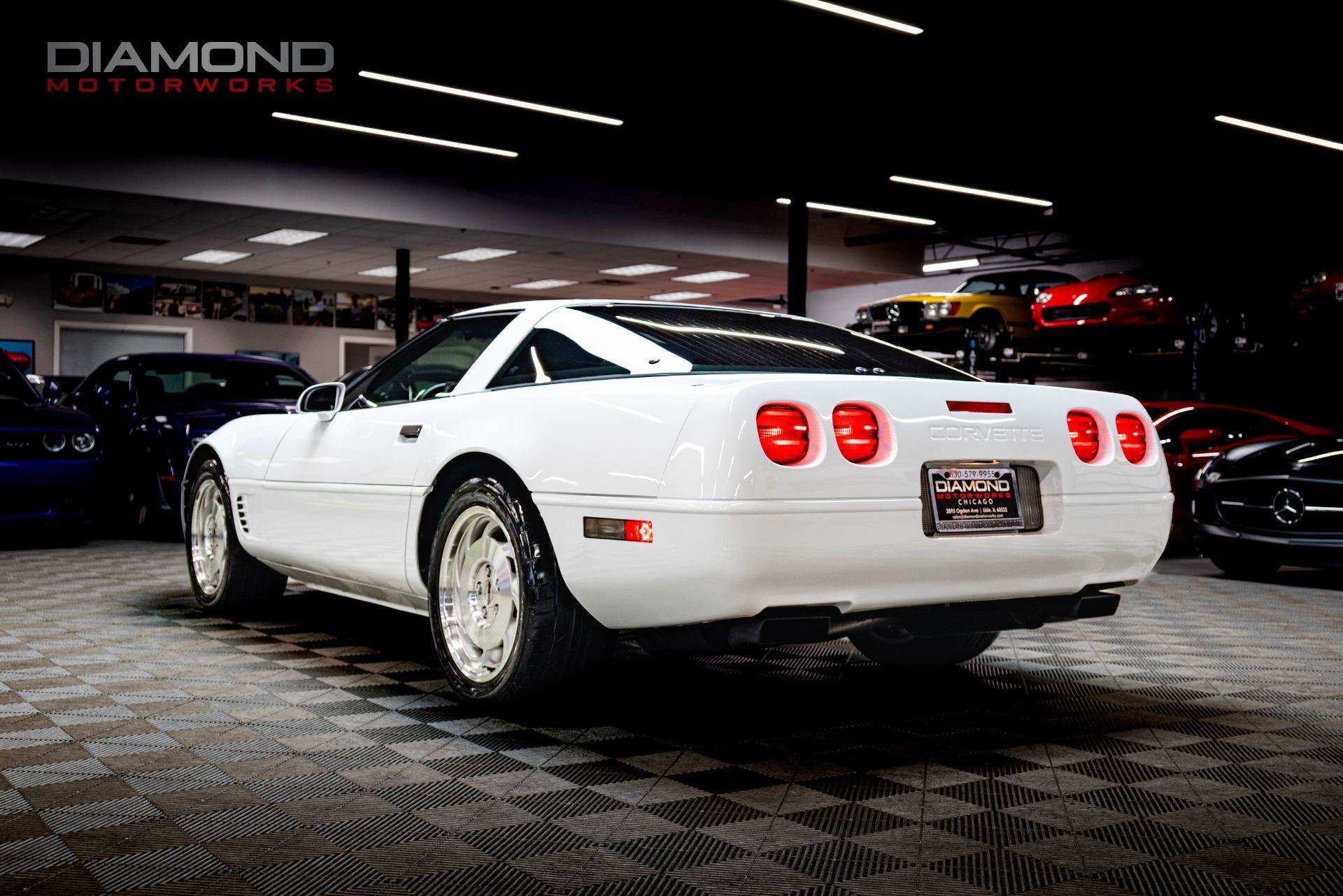Used 1995 Chevrolet Corvette Coupe RWD image 2