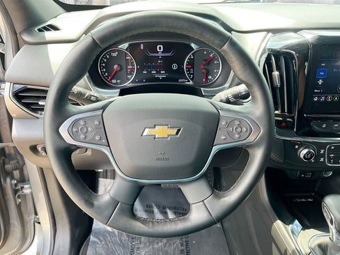Used 2023 Chevrolet Traverse Premier FWD image 11