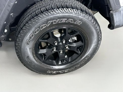 Used 2022 Jeep Wrangler Unlimited Sport image 11