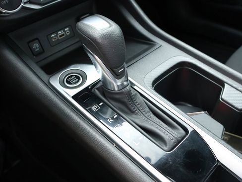 Used 2024 Nissan Sentra SV image 18