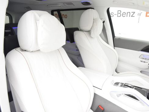 New 2026 Mercedes-Benz Maybach GLS 600 4MATIC image 17