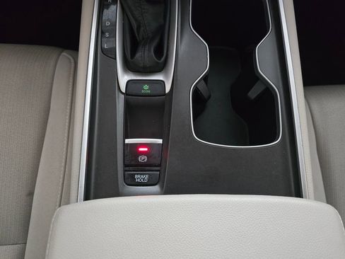Used 2020 Honda Accord EX image 31
