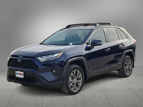 Used 2024 Toyota RAV4 XLE Premium image 4