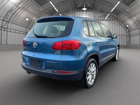 Used 2017 Volkswagen Tiguan Limited w/ Alloy Wheels Package image 5