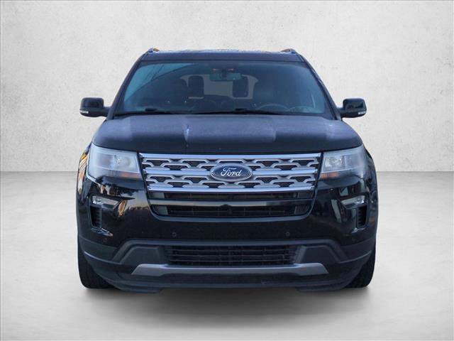 Used 2018 Ford Explorer XLT w/ Equipment Group 202A FWD image 2