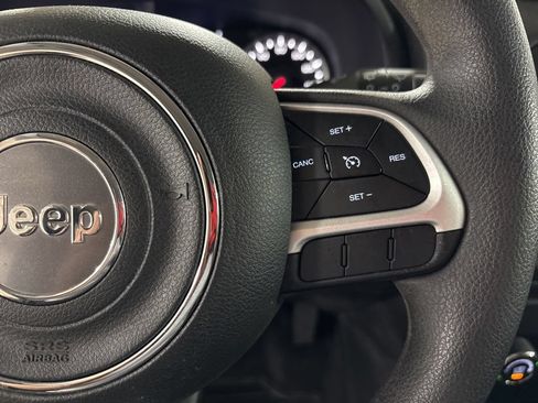 Used 2019 Jeep Renegade Sport w/ Sport Appearance Group AWD/4WD image 15