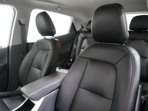 Used 2018 Chevrolet Bolt LT image 10