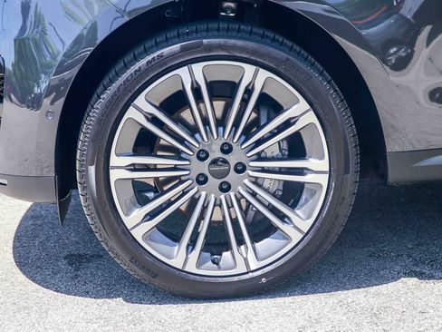 New 2026 Land Rover Range Rover Sport SE AWD/4WD image 9