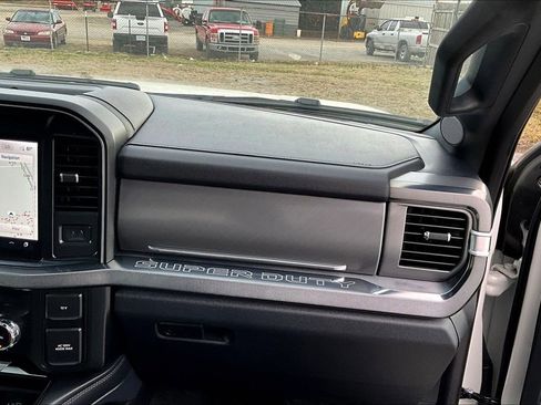 Used 2025 Ford F350 Platinum w/ FX4 Off-Road Package image 16