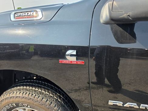 Used 2024 RAM 2500 Laramie AWD/4WD image 11