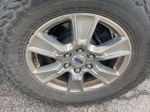 Used 2015 Ford F150 XLT w/ Equipment Group 301A Mid image 10