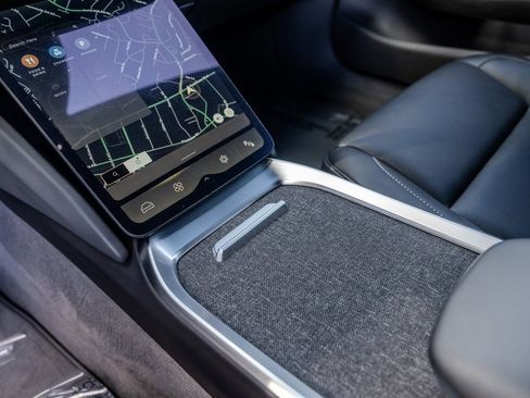 Used 2024 Lucid Air Pure image 12