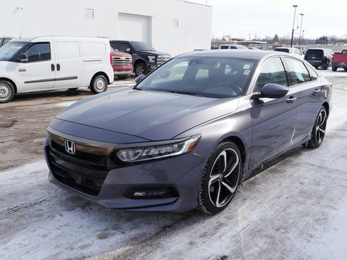 Used 2018 Honda Accord Sport image 4
