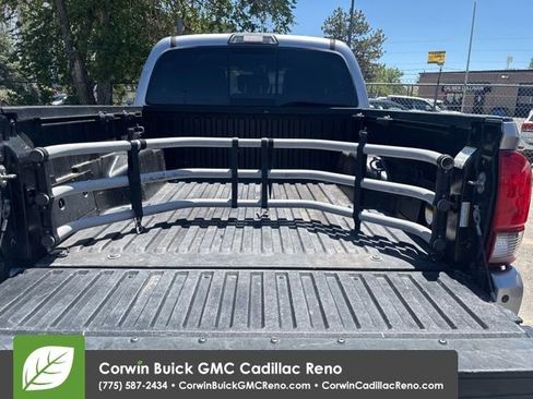 Used 2018 Toyota Tacoma TRD Sport w/ Exterior Package AWD/4WD image 28