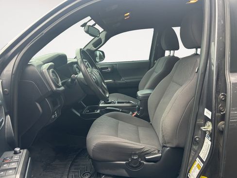 Used 2016 Toyota Tacoma TRD Sport w/ Towing Package image 15