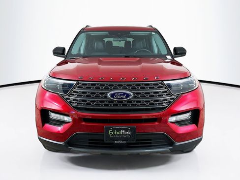 Used 2022 Ford Explorer XLT w/ Equipment Group 202A image 2