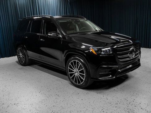 New 2026 Mercedes-Benz GLS 450 4MATIC image 3