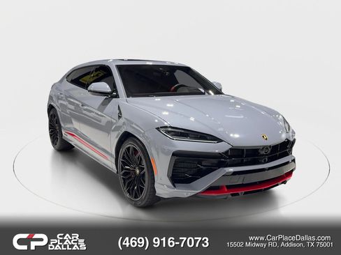 Used 2025 Lamborghini Urus SE image 2