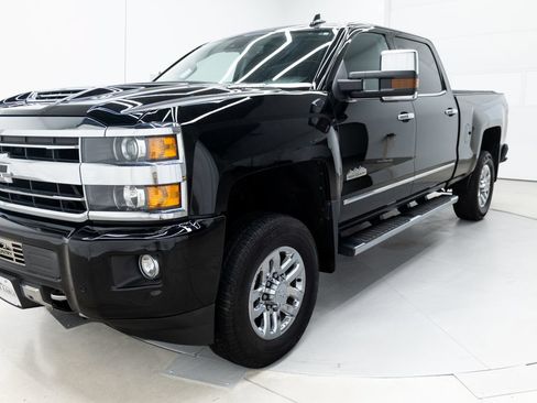 Used 2019 Chevrolet Silverado 3500 High Country w/ Duramax Plus Package AWD/4WD image 24