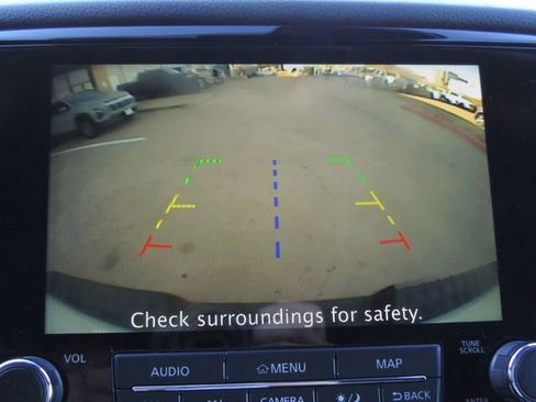 Used 2021 Nissan Titan SV w/ SV Convenience Package image 35