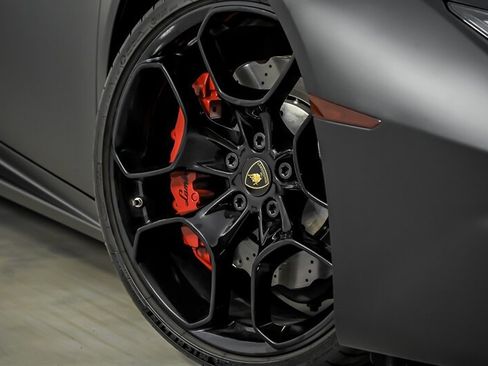 Used 2018 Lamborghini Huracan LP 580-2 RWD image 3