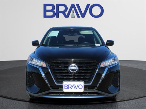 Used 2024 Nissan Kicks S image 2