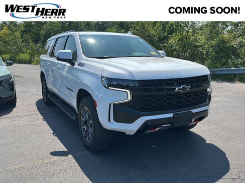 Used 2024 Chevrolet Suburban Z71 w/ Luxury Package AWD/4WD image 1