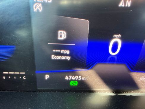 Used 2022 Volkswagen Taos SE w/ Panoramic Sunroof Package image 15