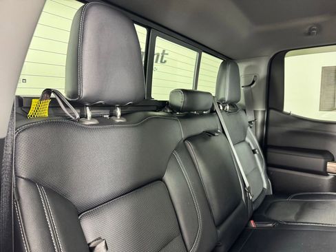 Used 2021 Chevrolet Silverado 1500 LT Trail Boss w/ Convenience Package II AWD/4WD image 38