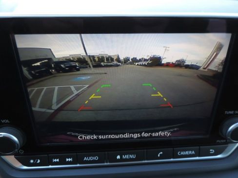 Certified 2025 Nissan Rogue S image 28