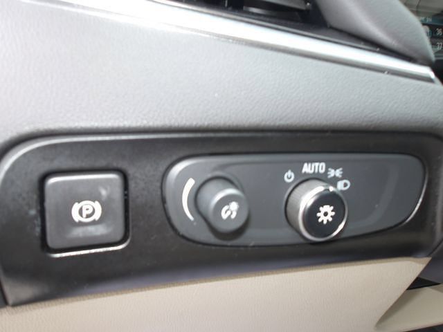 Used 2019 Buick Enclave Essence AWD/4WD image 18