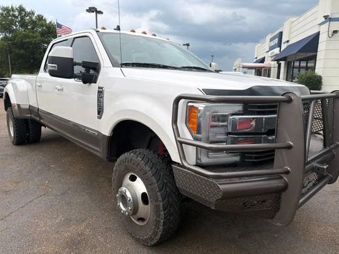 Used 2019 Ford F350 King Ranch w/ King Ranch Ultimate Package AWD/4WD image 1