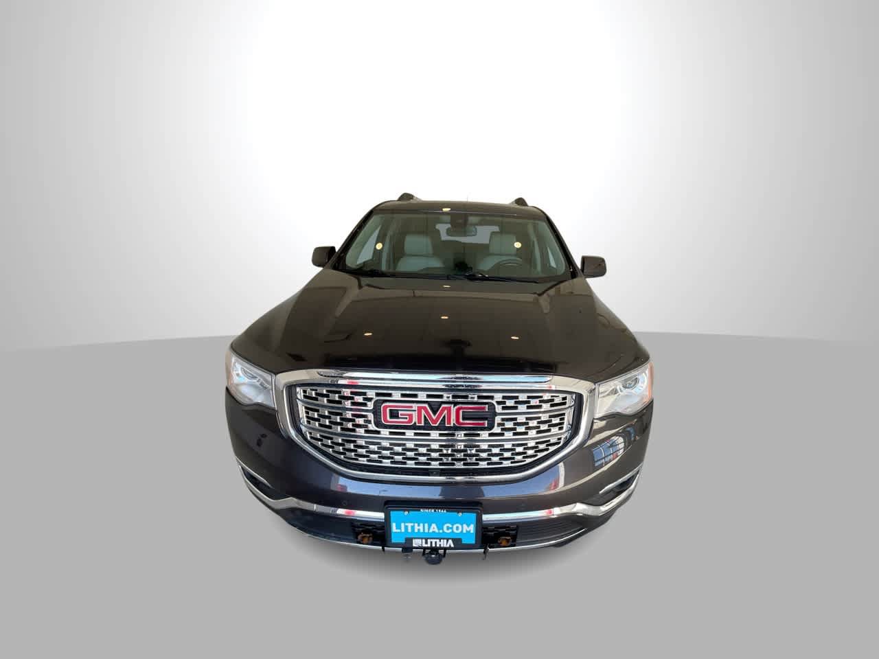 Used 2017 GMC Acadia Denali w/ Technology Package AWD/4WD image 3