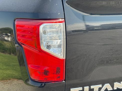 Used 2017 Nissan Titan SL AWD/4WD image 48