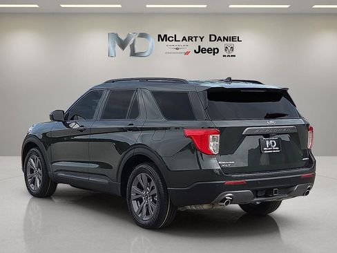 Used 2022 Ford Explorer XLT w/ Equipment Group 202A AWD/4WD image 4