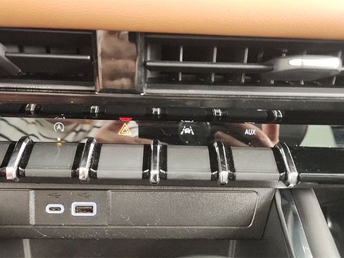 Used 2023 GMC Canyon AT4 w/ LPO, Sports Bar Package image 19