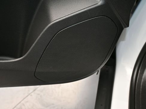 Used 2025 Chevrolet Trax LT w/ LT Convenience Package image 14