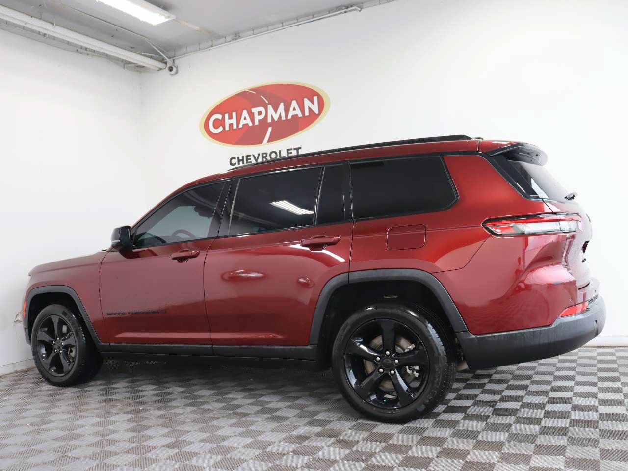 Used 2021 Jeep Grand Cherokee L Laredo RWD image 3