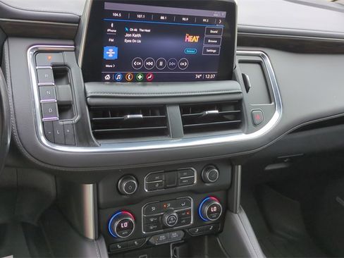 Used 2021 Chevrolet Suburban LT image 16