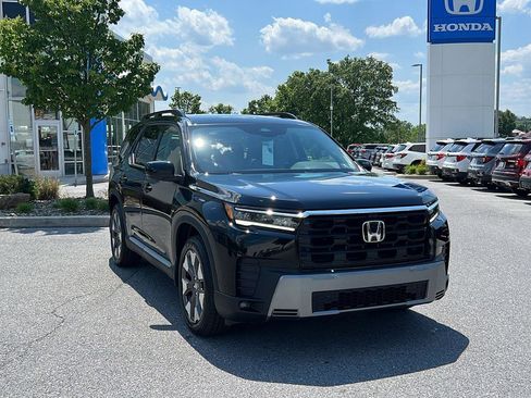 New 2026 Honda Pilot Touring image 1