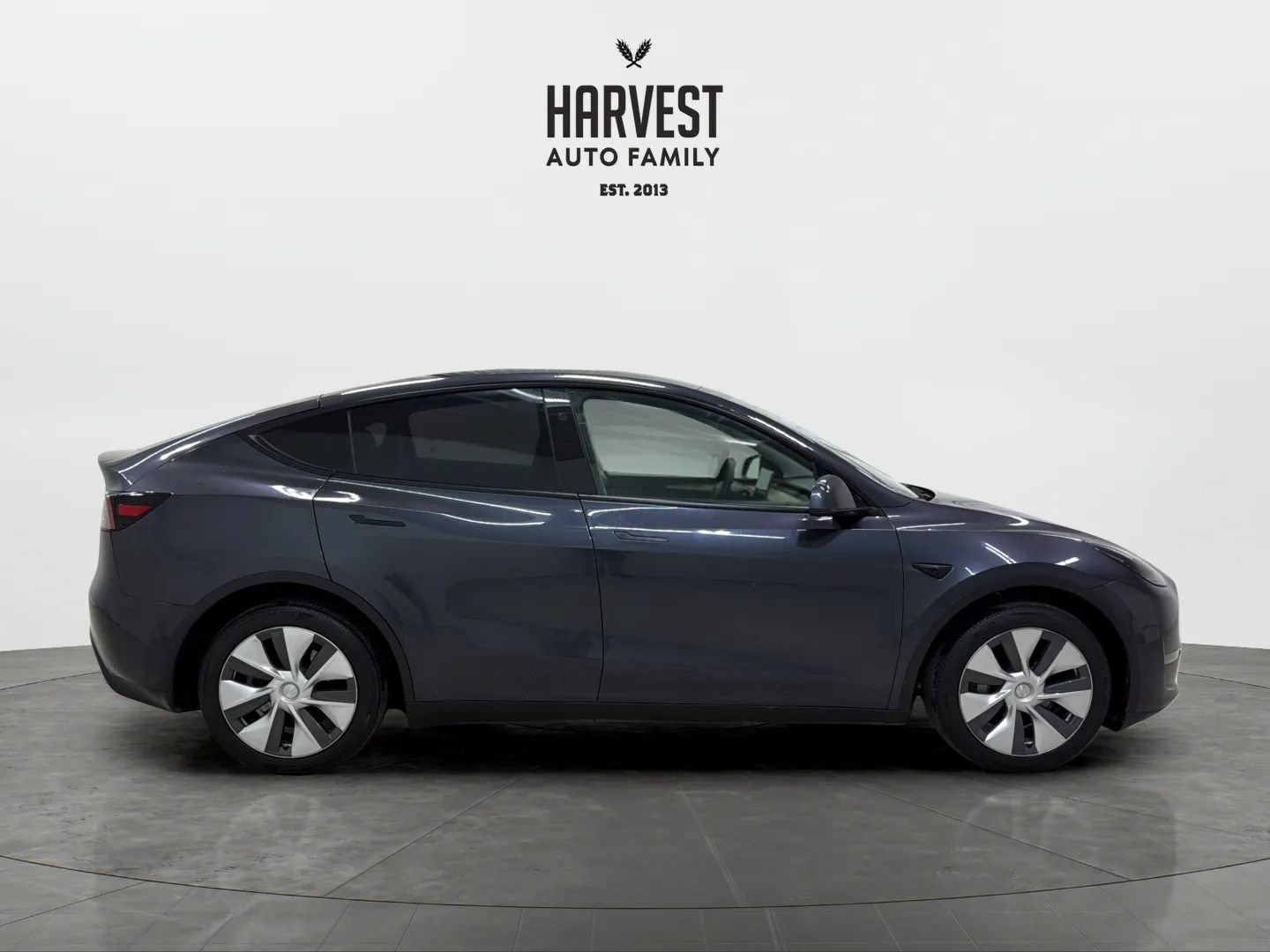 Used 2024 Tesla Model Y Long Range AWD/4WD image 8