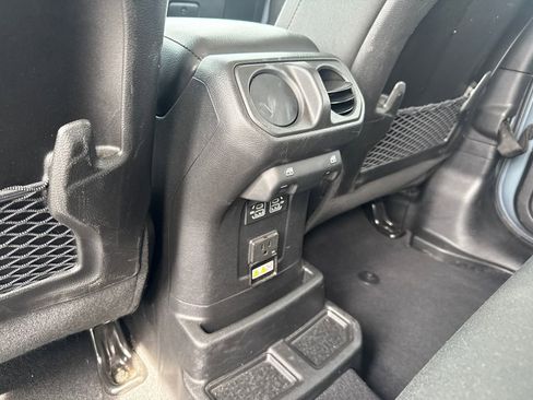 Used 2025 Jeep Wrangler Unlimited Rubicon 4xe w/ Safety Group AWD/4WD image 25