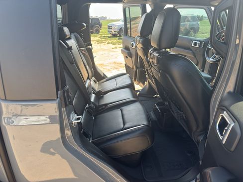 Used 2022 Jeep Gladiator Mojave w/ Cold Weather Group AWD/4WD image 29