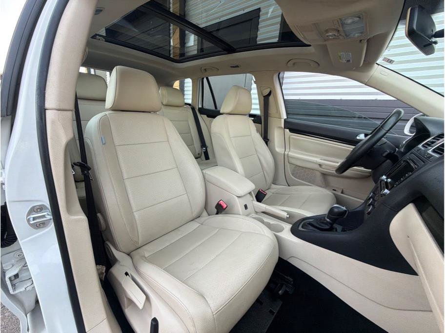 Used 2013 Volkswagen Jetta TDI FWD image 4