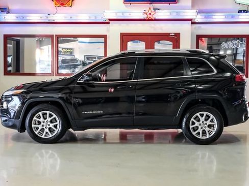 Used 2016 Jeep Cherokee Latitude image 10