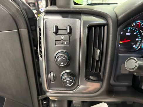 Used 2017 Chevrolet Silverado 1500 LT w/ All Star Edition AWD/4WD image 18