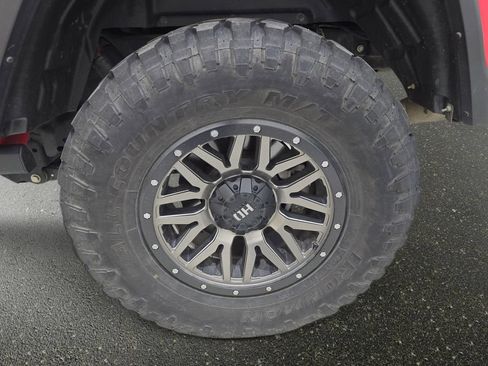 Used 2023 Jeep Gladiator Rubicon w/ LED Lighting Group AWD/4WD image 36