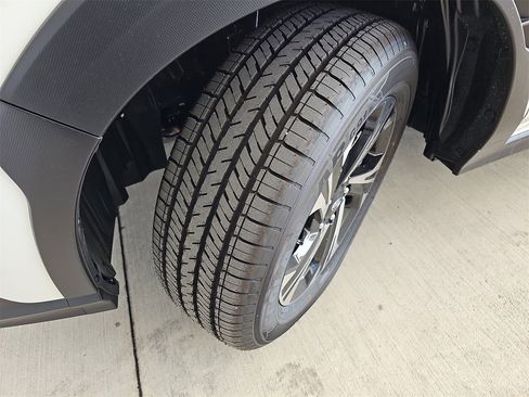 New 2025 Subaru Crosstrek 2.0i Premium image 32